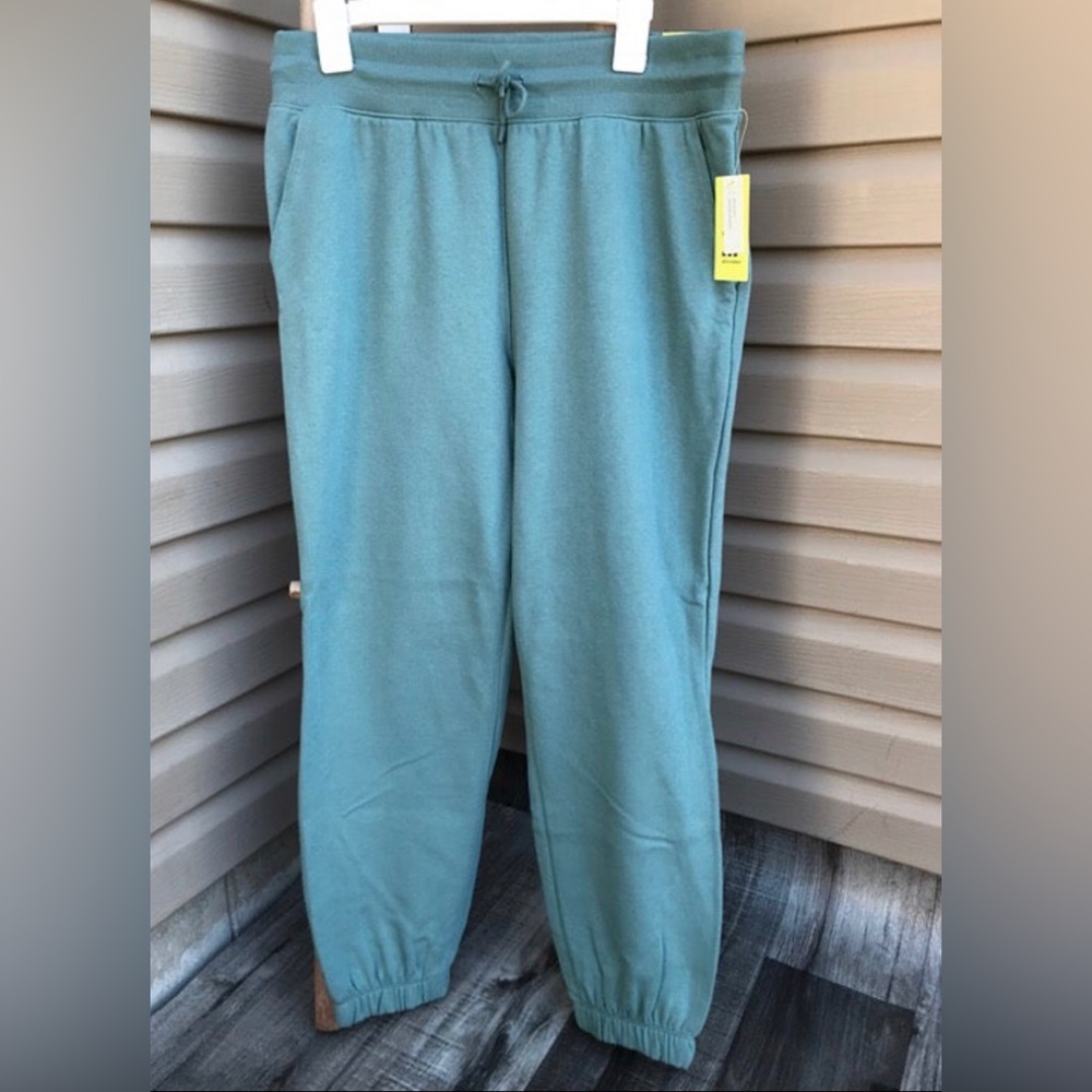 ￼New All in motion high rise joggers with side pockets￼ & adjustable waistband